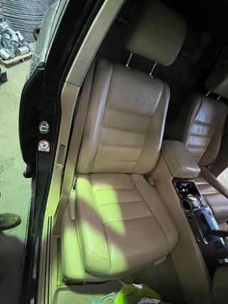 Interior Volkswagen Touareg 2004 Piel