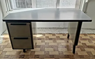 Mesa escritorio de oficina metálico