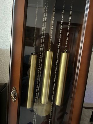 Reloj de pie clásico madera y dorado