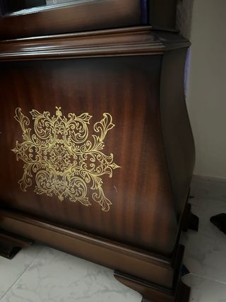 Reloj de pie clásico madera y dorado