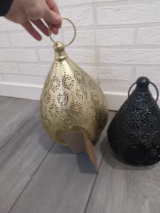 Portavelas metálicos dorados y negros