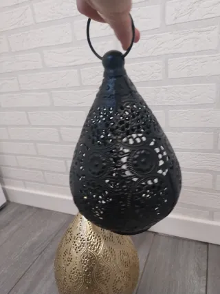 Portavelas metálicos dorados y negros