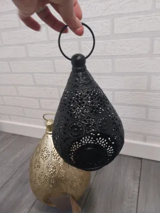 Portavelas metálicos dorados y negros