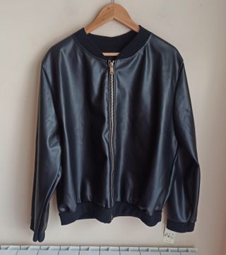 Bomber polipiel negra oversize suave talla única