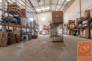 Nave industrial en venta en Camarma de Esteruelas