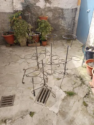 Soportes para tiestos de metal