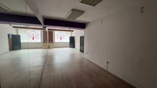 Local comercial en venta en Milán - Pumarín - Teatinos en Oviedo