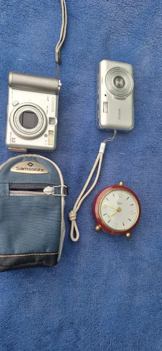 Lote Orologio da tavolo tedesco e 2 fotocamere digitali
