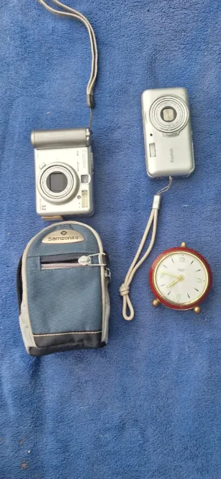 Lote Orologio da tavolo tedesco e 2 fotocamere digitali