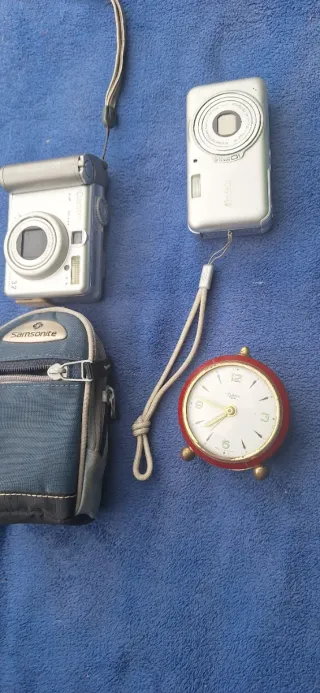 Lote Orologio da tavolo tedesco e 2 fotocamere digitali