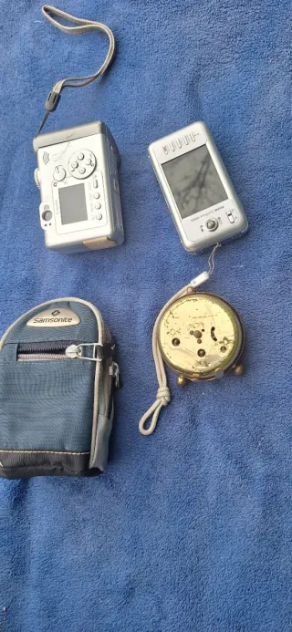 Lote Orologio da tavolo tedesco e 2 fotocamere digitali