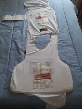 Chaleco antibalas caducado blanco