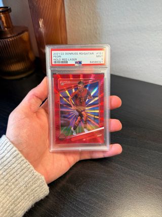 Pedri 2021/22 Donruss Holo Red Laser PSA 9