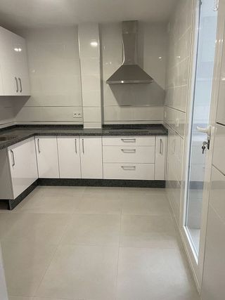 Piso en alquiler en Cruz Roja en Sevilla