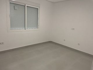 Piso en alquiler en Cruz Roja en Sevilla