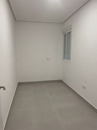 Piso en alquiler en Cruz Roja en Sevilla