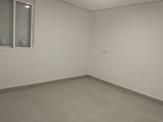 Piso en alquiler en Cruz Roja en Sevilla