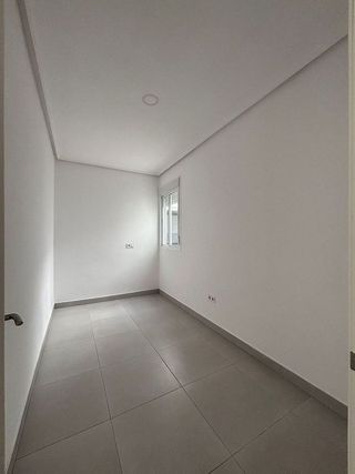 Piso en alquiler en Cruz Roja en Sevilla