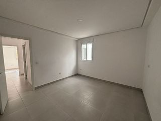 Piso en alquiler en Cruz Roja en Sevilla