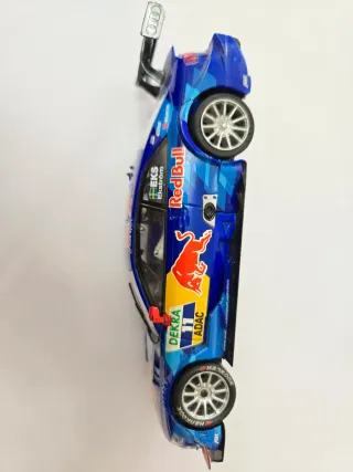 Coche Scalextric Audi A5 DTM Red Bull