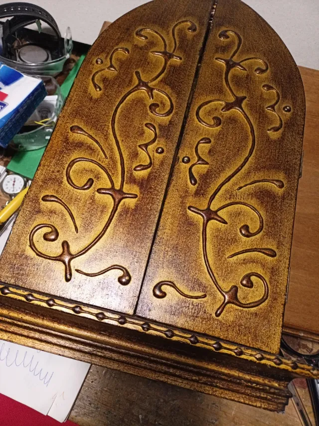 Tríptico de madera decorativo