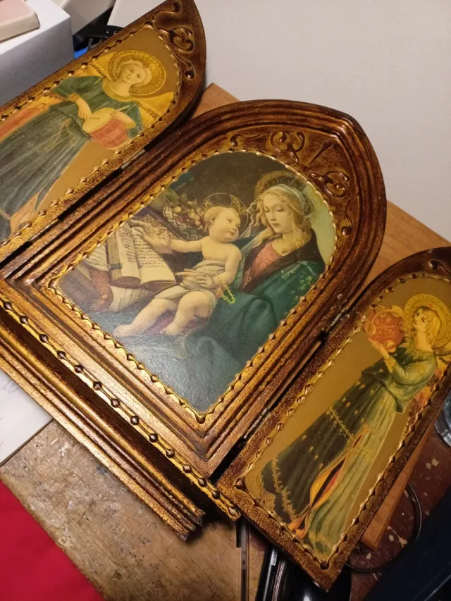 Tríptico de madera decorativo