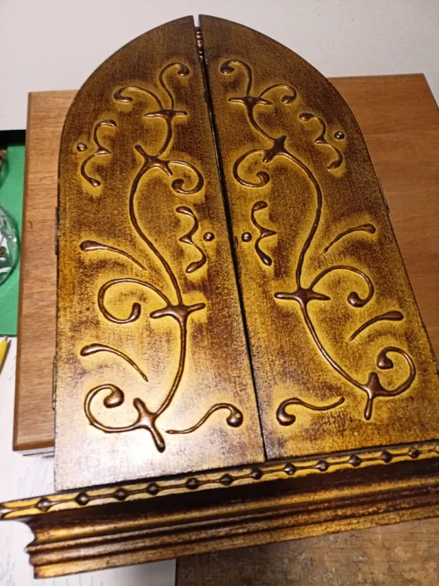Tríptico de madera decorativo