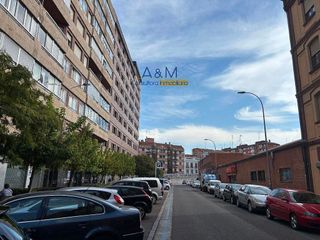 Local comercial en venta en Campo Grande - Arco Ladrillo en Valladolid