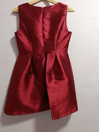 Vestido rojo con lazo