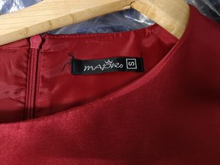 Vestido rojo con lazo