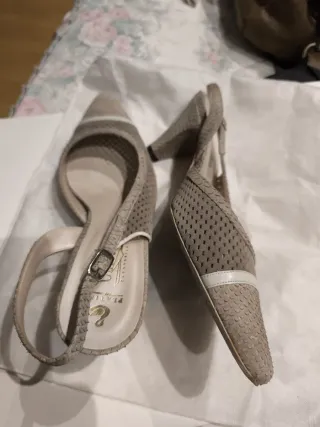 Zapatos Valentino Beige Talla 39,5