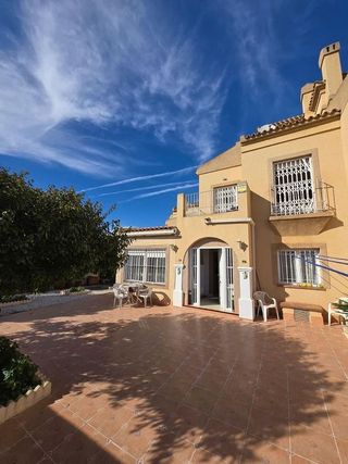 Casa adosada en venta en Nueva Torrevieja - Aguas Nuevas en Torrevieja