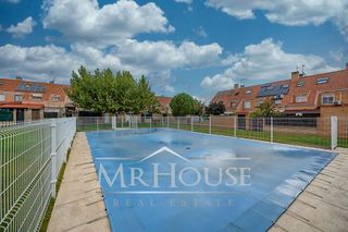 Casa adosada en venta en Fuentebella-San Felix-El Leguario en Parla