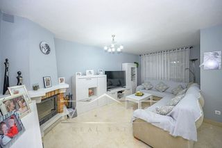 Casa adosada en venta en Fuentebella-San Felix-El Leguario en Parla