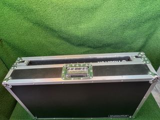 Mesa de mezclas Controlador DJ Traktor Kontrol S8