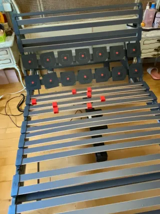 Cama Pardo 110cm con colchón nuevo.