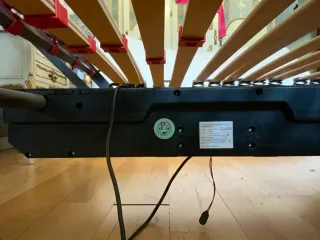 Cama Pardo 110cm con colchón nuevo.