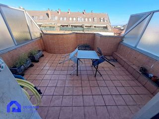 Ático en alquiler en Auditorio - Parque Invierno en Oviedo