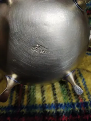 antigua metal labrado con sello maziza