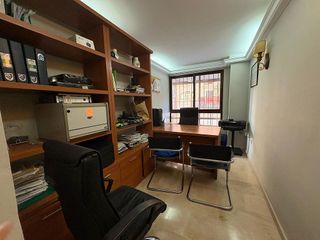 Local comercial en alquiler en Pajaritos - Plaza de Toros en Granada