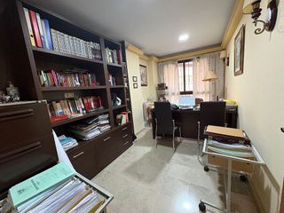 Local comercial en alquiler en Pajaritos - Plaza de Toros en Granada