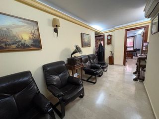 Local comercial en alquiler en Pajaritos - Plaza de Toros en Granada