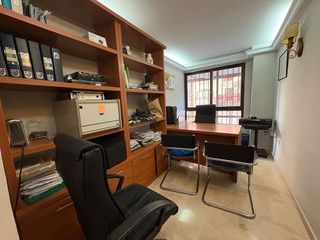 Local comercial en alquiler en Pajaritos - Plaza de Toros en Granada