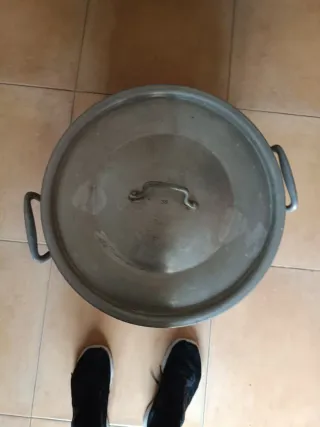 Perol grande de metal