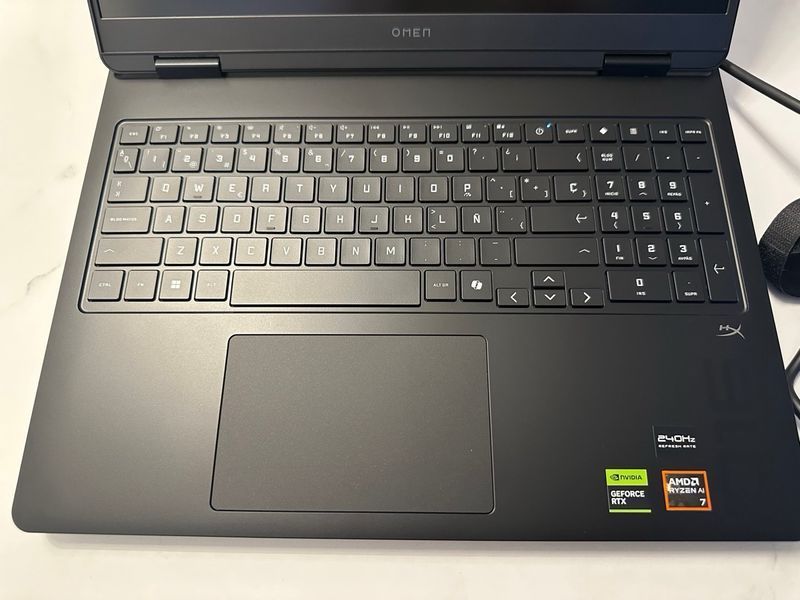 PORTÁTIL GAMING HP OMEN RYZEN7 AI 32GB 5070 afbeelding 4