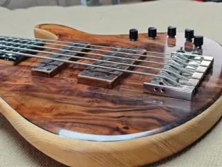 Bajo Eléctrico JCR Growlingman 5 Cuerdas