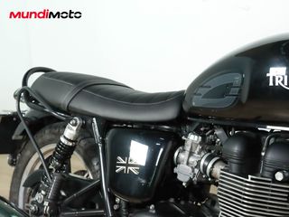 TRIUMPH BONNEVILLE 900