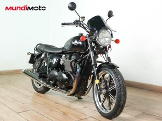 TRIUMPH BONNEVILLE 900