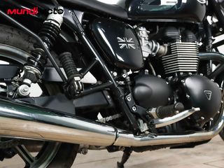 TRIUMPH BONNEVILLE 900