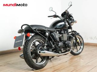 TRIUMPH BONNEVILLE 900